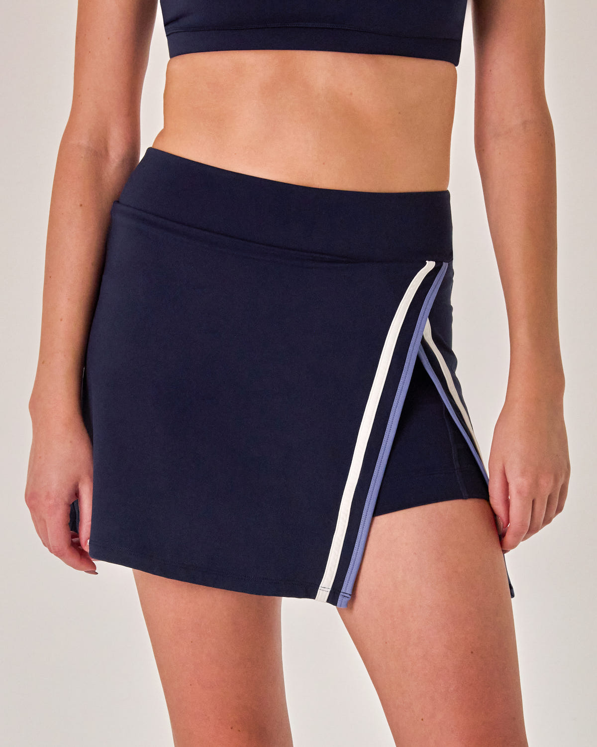 Beyond Court Momentum Skirt — crop front in Oxford Navy