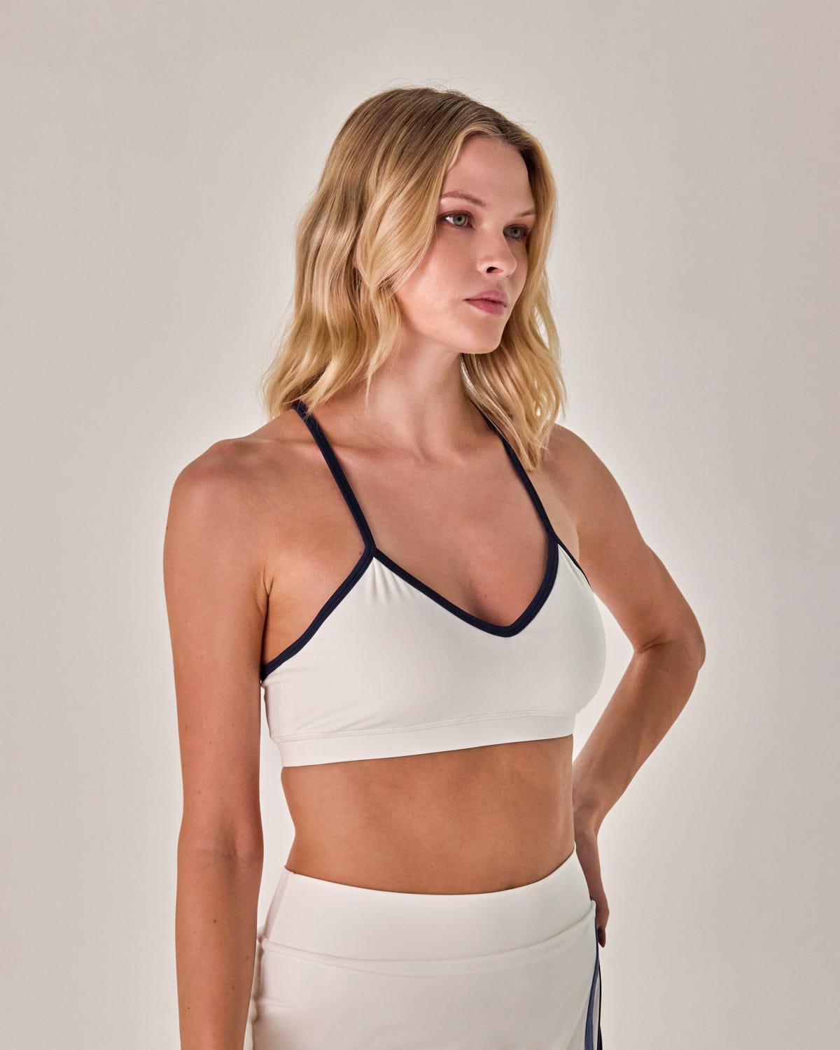 Beyond Court Elle Bra — crop front in White