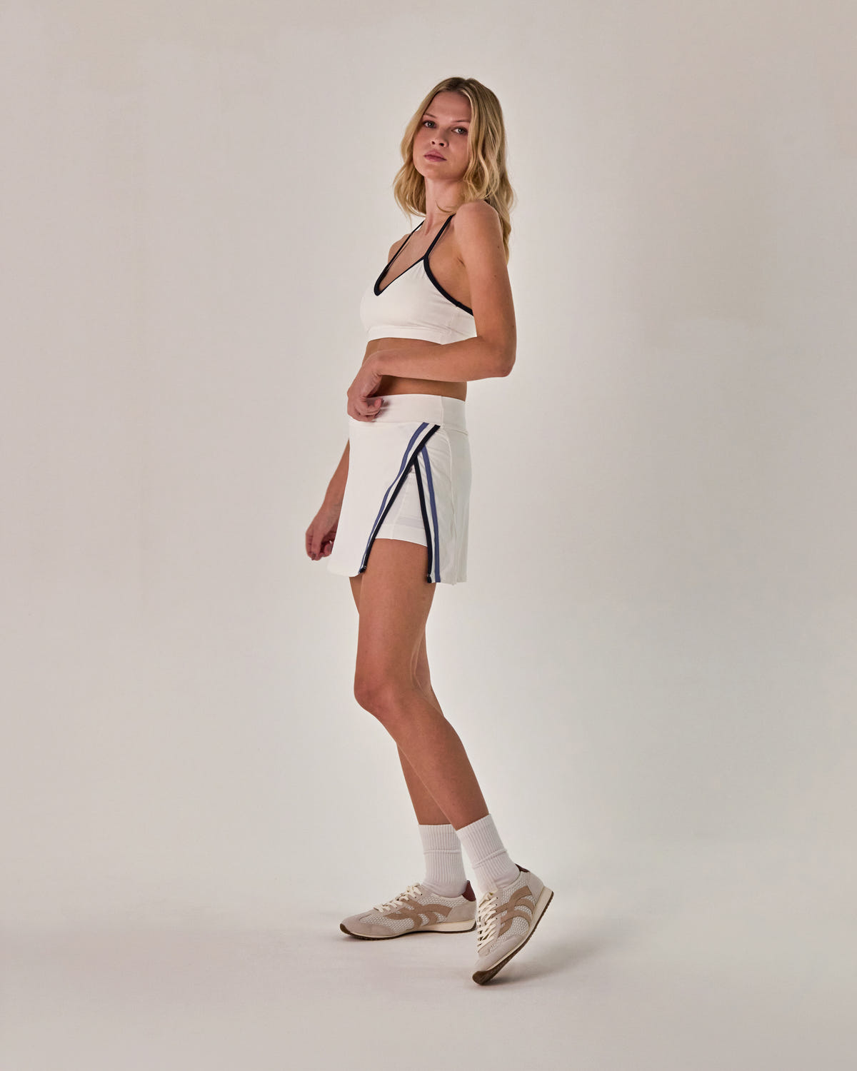 Beyond Court Elle Bra — full side in White