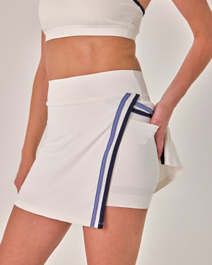 Beyond Court Momentum Skirt — detail pocket in White